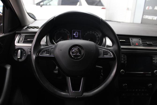 Skoda Rapid I Рестайлинг с пробегом 2017 года, цена 948 000 рублей, 137000 км, лифтбек, Автокод Объявления
