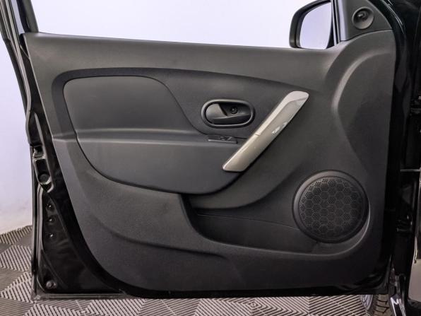 Renault Logan II Рестайлинг с пробегом 2021 года, цена 1 169 000 рублей, 23874 км, седан, Автокод Объявления