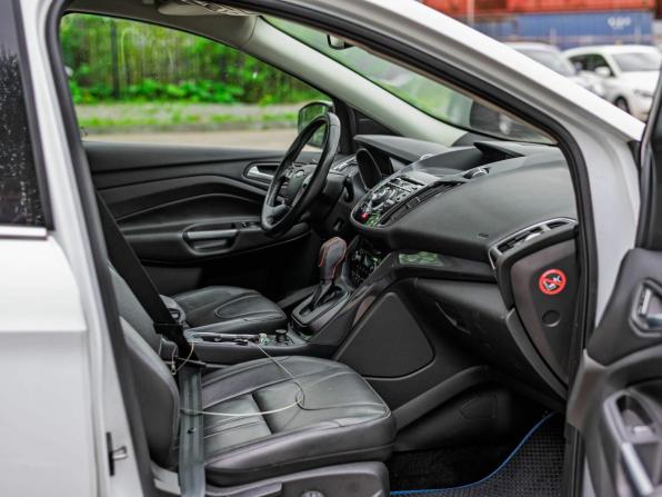 Ford Kuga II с пробегом 2015 года, цена 1 290 000 рублей, 170198 км, внедорожник, Автокод Объявления