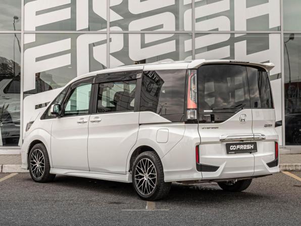 Honda Stepwgn V Рестайлинг с пробегом 2018 года, цена 2 230 000 рублей, 100019 км, минивэн, Автокод Объявления