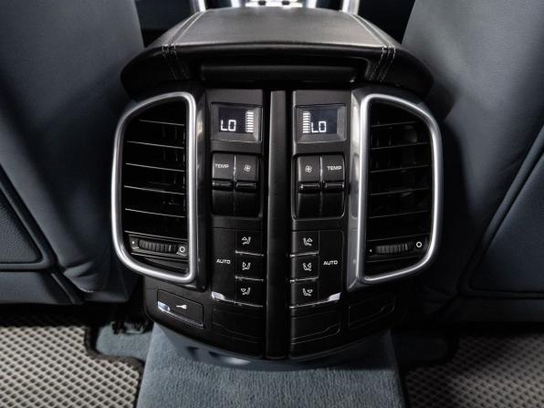 Porsche Cayenne II (958) с пробегом 2011 года, цена 2 369 000 рублей, 179069 км, внедорожник, Автокод Объявления