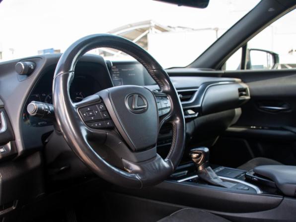 Lexus UX I с пробегом 2019 года, цена 2 599 000 рублей, 87167 км, внедорожник, Автокод Объявления