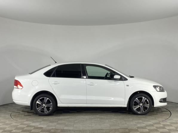 Volkswagen Polo V с пробегом 2015 года, цена 899 000 рублей, 108000 км, седан, Автокод Объявления