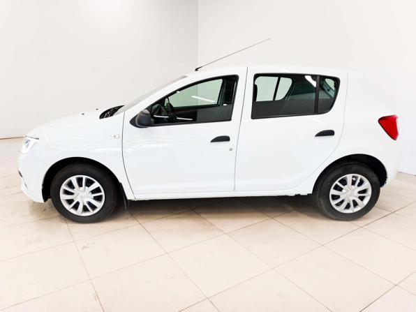 Renault Sandero II Рестайлинг с пробегом 2021 года, цена 990 000 рублей, 4222 км, хэтчбек, Автокод Объявления