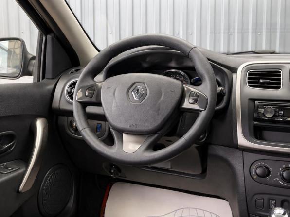 Renault Sandero II с пробегом 2015 года, цена 877 000 рублей, 118000 км, хэтчбек, Автокод Объявления