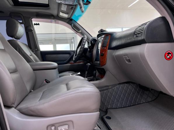 Toyota Land Cruiser 100 Series Рестайлинг 2 с пробегом 2006 года, цена 2 650 000 рублей, 300672 км, внедорожник, Автокод Объявления