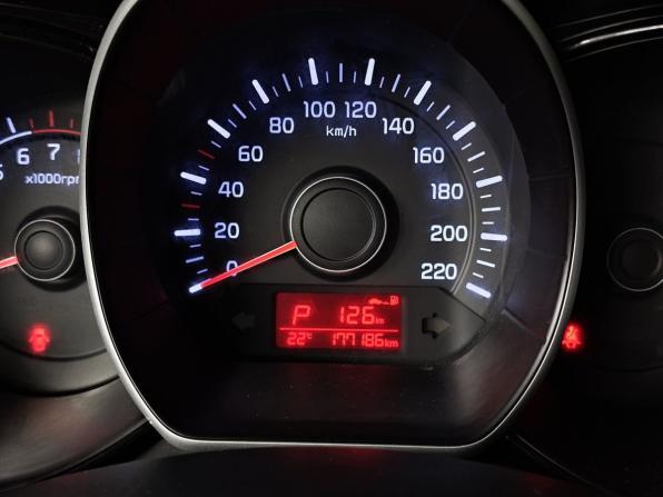 Kia Rio III Рестайлинг с пробегом 2016 года, цена 793 000 рублей, 177183 км, хэтчбек, Автокод Объявления