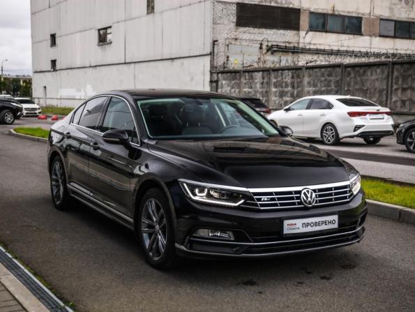 Volkswagen Passat B8 с пробегом 2017 года, цена 2 399 000 рублей, 86000 км, седан, Автокод Объявления