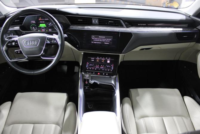 Audi e-tron I с пробегом 2020 года, цена 4 699 000 рублей, 79350 км, внедорожник, Автокод Объявления