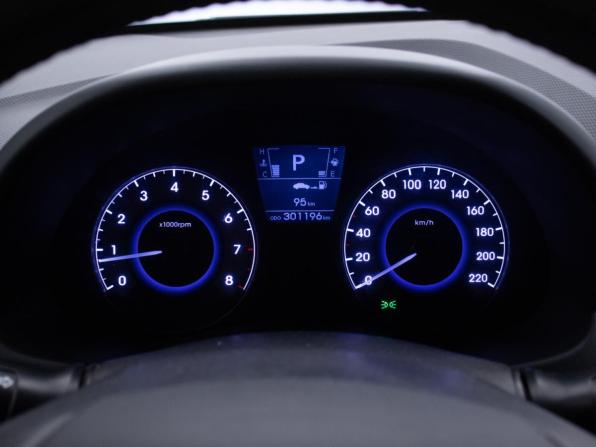 Hyundai Solaris I с пробегом 2012 года, цена 640 000 рублей, 301194 км, седан, Автокод Объявления
