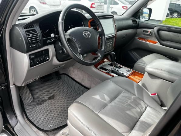Toyota Land Cruiser 100 Series Рестайлинг 2 с пробегом 2006 года, цена 1 800 000 рублей, 510000 км, внедорожник, Автокод Объявления
