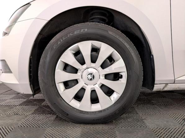 Skoda Superb III с пробегом 2019 года, цена 2 399 000 рублей, 40183 км, лифтбек, Автокод Объявления
