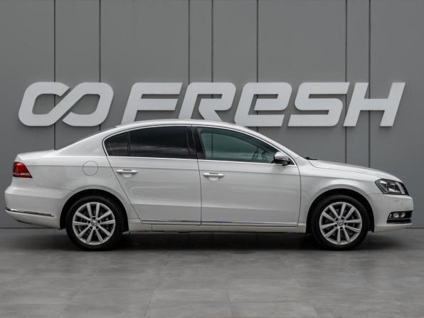 Volkswagen Passat B7 с пробегом 2014 года, цена 1 210 000 рублей, 238051 км, седан, Автокод Объявления