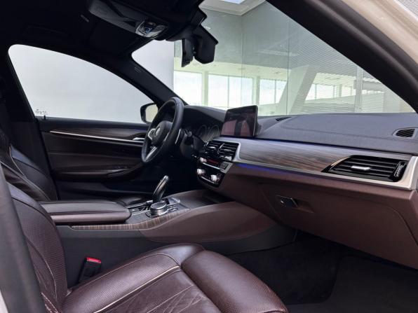 BMW 5 серии VII (G30/G31/G38) с пробегом 2018 года, цена 3 570 000 рублей, 192801 км, седан, Автокод Объявления