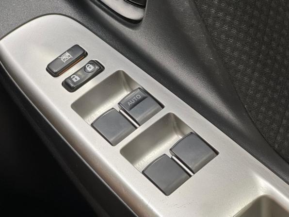 Toyota Vitz III (XP130) Рестайлинг с пробегом 2015 года, цена 799 000 рублей, 137000 км, хэтчбек, Автокод Объявления