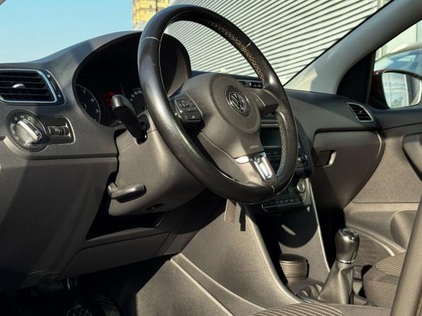 Volkswagen Polo V с пробегом 2013 года, цена 910 000 рублей, 80567 км, седан, Автокод Объявления