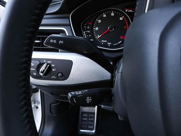 Audi A4 V (B9) с пробегом 2015 года, цена 2 025 000 рублей, 205187 км, седан, Автокод Объявления