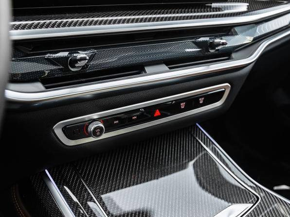 BMW X7 I (G07) Рестайлинг с пробегом 2025 года, цена 19 000 000 рублей, 858 км, внедорожник, Автокод Объявления