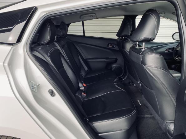 Toyota Prius IV Рестайлинг (XW50) с пробегом 2019 года, цена 2 329 000 рублей, 68974 км, хэтчбек, Автокод Объявления
