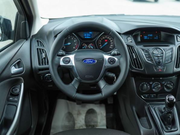 Ford Focus III с пробегом 2013 года, цена 979 000 рублей, 67304 км, хэтчбек, Автокод Объявления