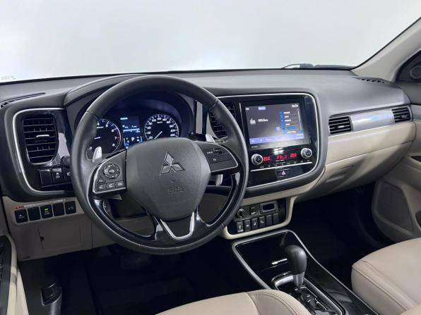 Mitsubishi Outlander III Рестайлинг 3 с пробегом 2020 года, цена 2 620 000 рублей, 63613 км, внедорожник, Автокод Объявления