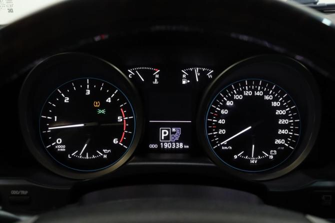Toyota Land Cruiser 200 Series Рестайлинг 1 с пробегом 2015 года, цена 4 600 000 рублей, 190337 км, внедорожник, Автокод Объявления