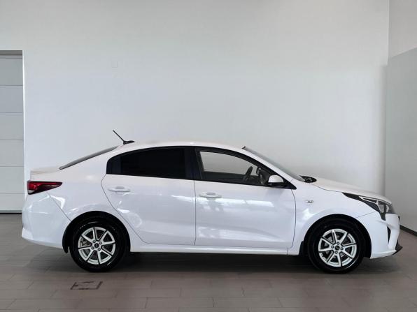 Kia Rio IV Рестайлинг с пробегом 2022 года, цена 1 799 000 рублей, 108175 км, седан, Автокод Объявления