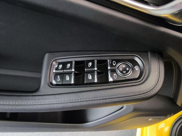 Porsche Macan I Рестайлинг 2 с пробегом 2024 года, цена 8 890 000 рублей, 30318 км, внедорожник, Автокод Объявления