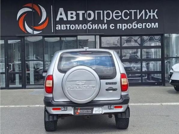 Chevrolet Niva I с пробегом 2006 года, цена 380 000 рублей, 196152 км, внедорожник, Автокод Объявления