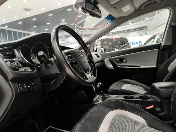 Kia Ceed II Рестайлинг с пробегом 2017 года, цена 1 370 000 рублей, 140887 км, хэтчбек, Автокод Объявления