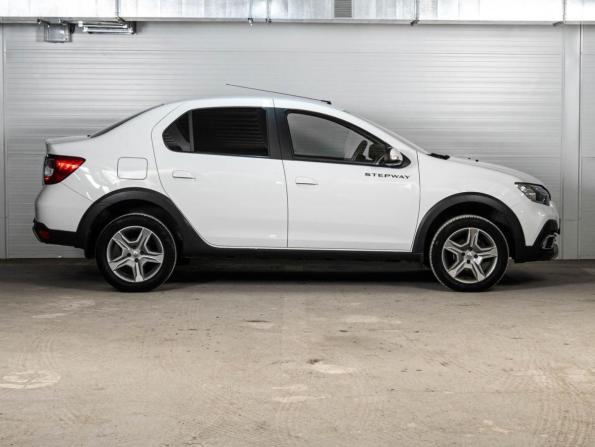 Renault Logan II Рестайлинг с пробегом 2020 года, цена 1 474 000 рублей, 35677 км, седан, Автокод Объявления