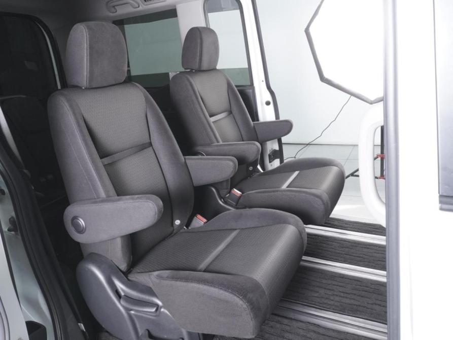 Honda Stepwgn V Рестайлинг Ростов-на-Дону  - изображение 10