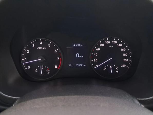 Hyundai Solaris II с пробегом 2017 года, цена 953 000 рублей, 170341 км, седан, Автокод Объявления