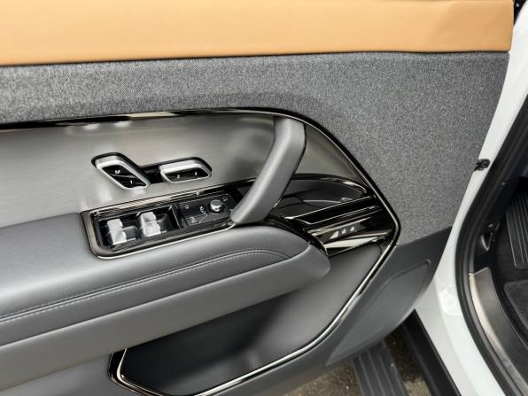 Land Rover Range Rover Sport III с пробегом 2022 года, цена 12 490 000 рублей, 25589 км, внедорожник, Автокод Объявления