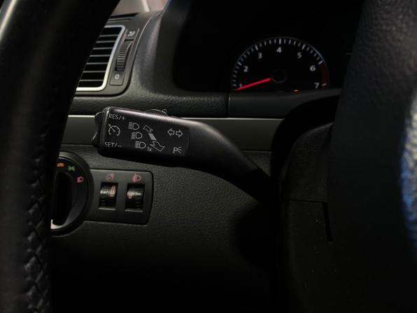 Volkswagen Touran I Рестайлинг 2 с пробегом 2010 года, цена 890 000 рублей, 172704 км, компактвэн, Автокод Объявления