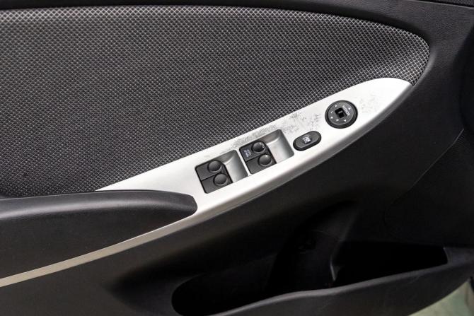 Hyundai Solaris I с пробегом 2012 года, цена 588 000 рублей, 219536 км, седан, Автокод Объявления