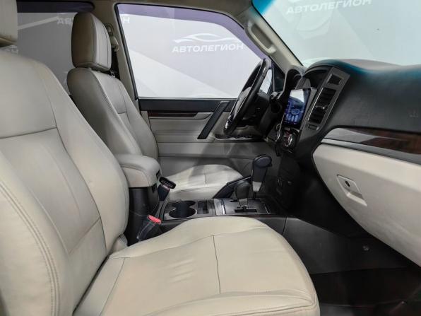 Mitsubishi Pajero IV Рестайлинг 2 с пробегом 2019 года, цена 3 350 000 рублей, 135000 км, внедорожник, Автокод Объявления