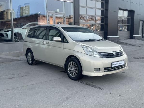 Toyota ISis I Рестайлинг с пробегом 2011 года, цена 1 050 000 рублей, 156159 км, компактвэн, Автокод Объявления