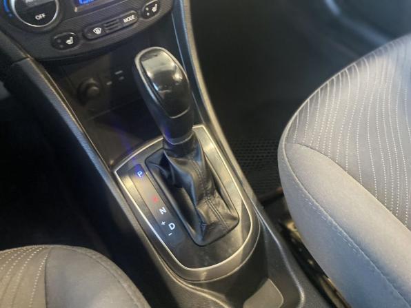 Hyundai Solaris I Рестайлинг с пробегом 2015 года, цена 999 000 рублей, 179050 км, седан, Автокод Объявления