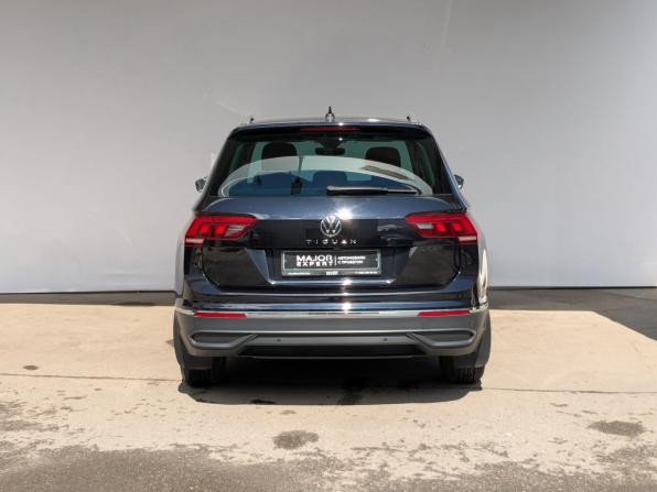 Volkswagen Tiguan II Рестайлинг с пробегом 2021 года, цена 2 645 000 рублей, 71767 км, внедорожник, Автокод Объявления