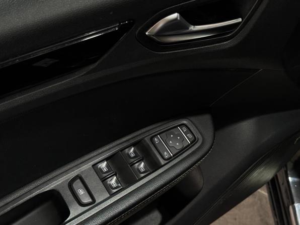 Renault Arkana I с пробегом 2019 года, цена 1 350 000 рублей, 135125 км, внедорожник, Автокод Объявления