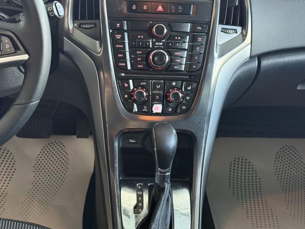 Opel Astra J с пробегом 2010 года, цена 535 000 рублей, 158721 км, хэтчбек, Автокод Объявления