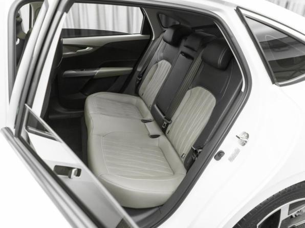 Changan Lamore с пробегом 2023 года, цена 2 120 000 рублей, 22060 км, седан, Автокод Объявления