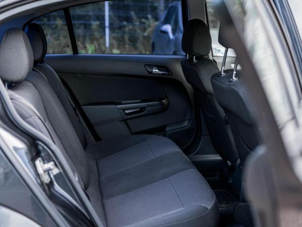 Opel Astra H Рестайлинг с пробегом 2013 года, цена 422 000 рублей, 268812 км, седан, Автокод Объявления