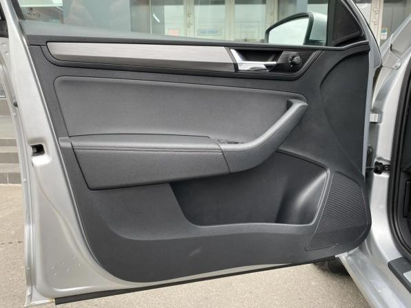 Skoda Rapid I Рестайлинг с пробегом 2019 года, цена 1 335 000 рублей, 124100 км, лифтбек, Автокод Объявления
