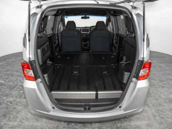 Honda Freed I Рестайлинг с пробегом 2012 года, цена 979 500 рублей, 129170 км, компактвэн, Автокод Объявления