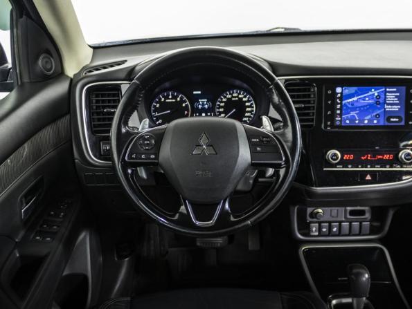 Mitsubishi Outlander III Рестайлинг 3 с пробегом 2020 года, цена 2 219 000 рублей, 122000 км, внедорожник, Автокод Объявления