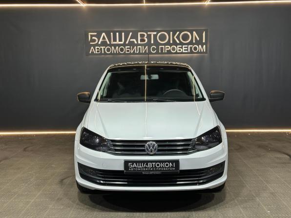 Volkswagen Polo V Рестайлинг с пробегом 2015 года, цена 950 000 рублей, 111200 км, седан, Автокод Объявления