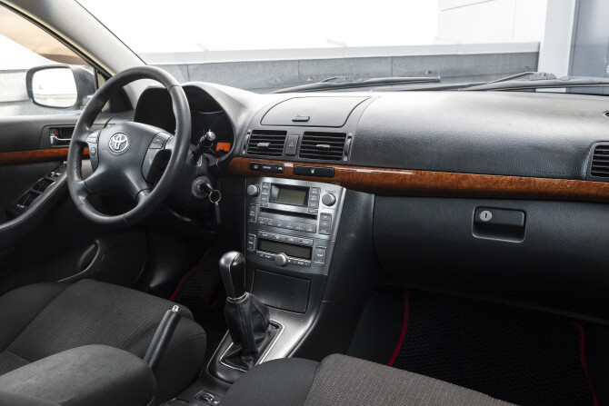 Toyota Avensis II Рестайлинг с пробегом 2007 года, цена 840 000 рублей, 242000 км, седан, Автокод Объявления