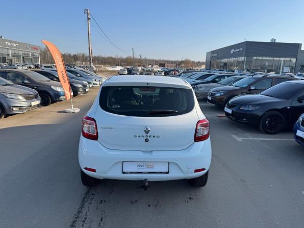 Renault Sandero II с пробегом 2017 года, цена 748 800 рублей, 44534 км, хэтчбек, Автокод Объявления